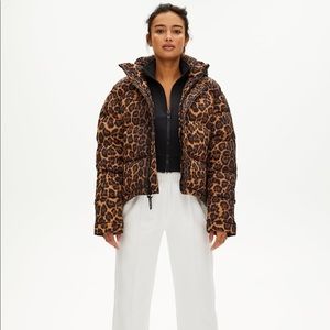 ARITZIA TNA Super Puff Shorty